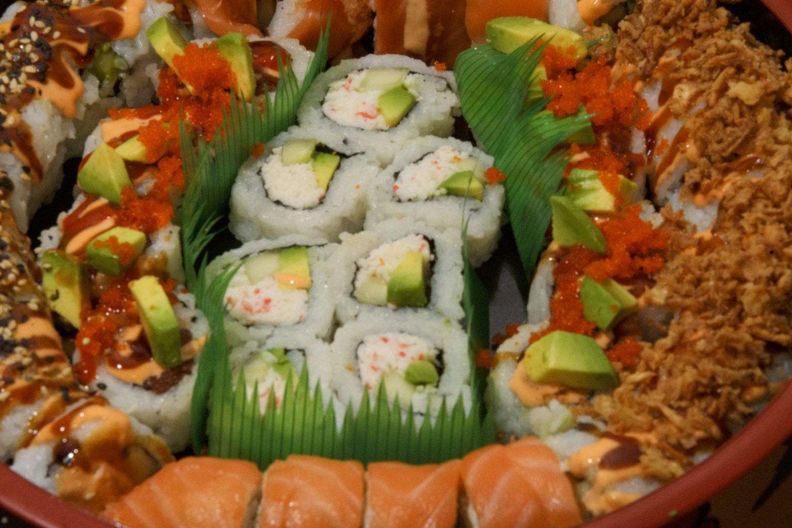 California rolls with tobiko and avocado